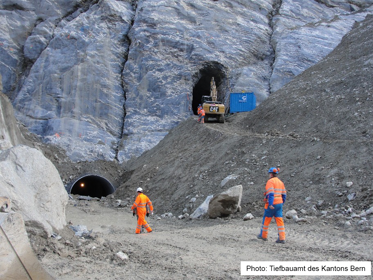 Travaux de drainage d'un lac supra-glaciaire
