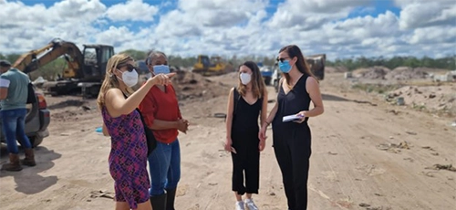 Consultants conducted on-site visits to conduct field visits