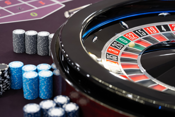 Bâtiment casino de type haussmannien en France sur la côte