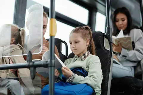 Trajet scolaire en car, au cœur des missions des autorités organisatrices des transports